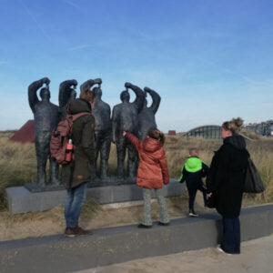 jolatours kinder schnipseljagd katwijk haringhappers standbeeld anwtwoord zoeken